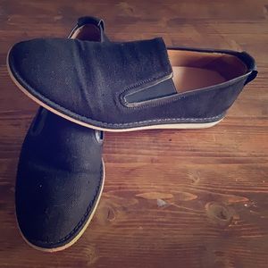 Men’s slip ons